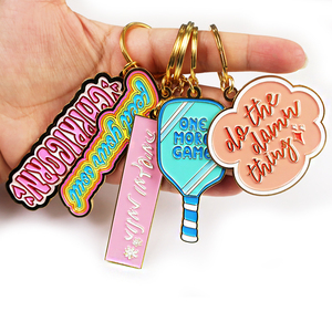 Personalized Custom logo Painted Keyrings Metal Key Chains Alloy Die Cast Metal Keychains for Souvenir